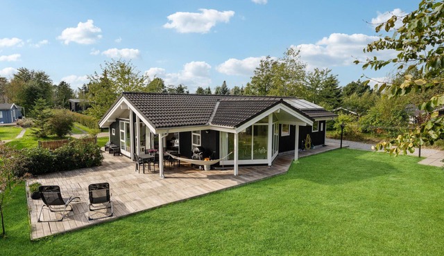 Amazing home in Odder with kitchen