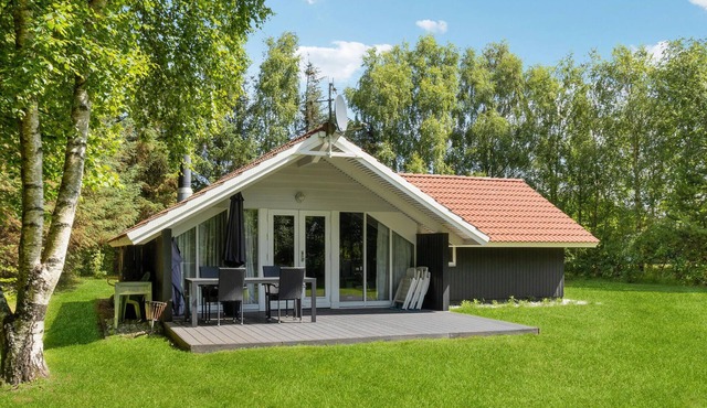 Amazing home in Oksbøl with sauna