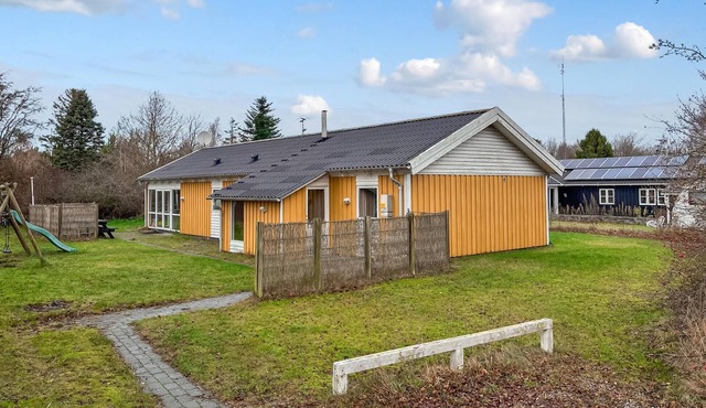 Amazing home in ørsted with sauna