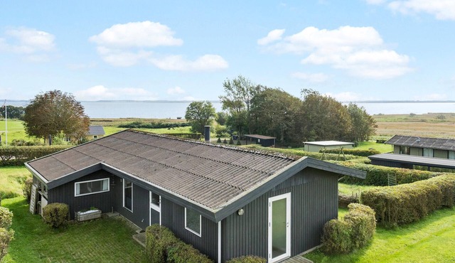 Amazing home in øster assels with WiFi