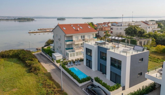 Amazing home in Pasman