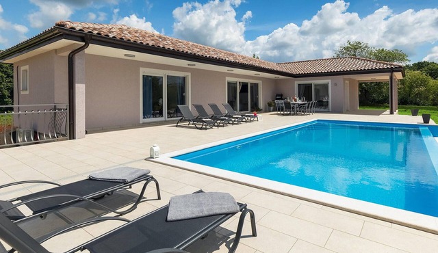 Amazing home in Pazin