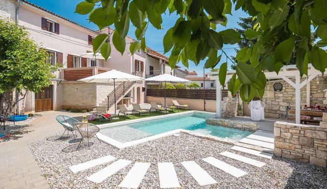 Amazing home in Peresiji