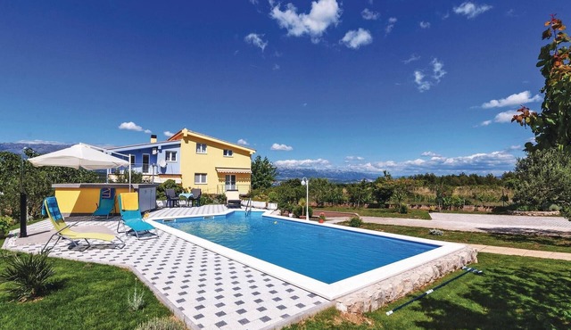 Amazing home in Podgradina with WiFi