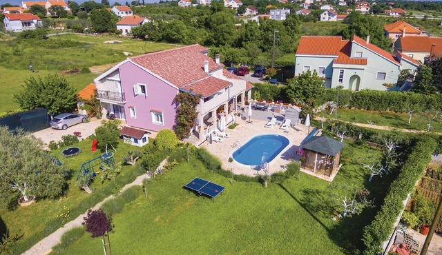 Amazing home in Policnik