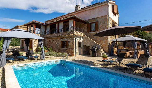 Amazing home in Polje