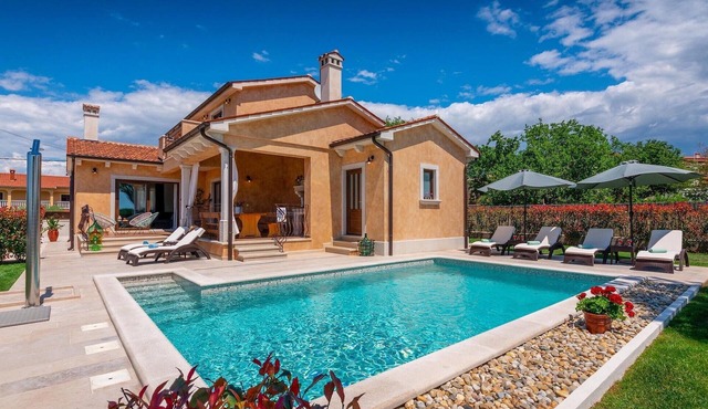 Amazing home in Porec