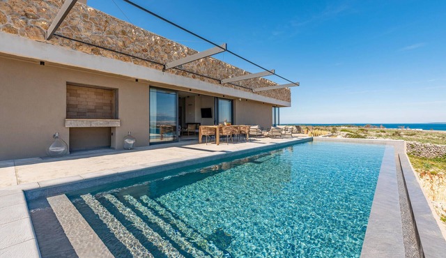 Amazing home in Povljana with private swimming pool, can be inside or outside