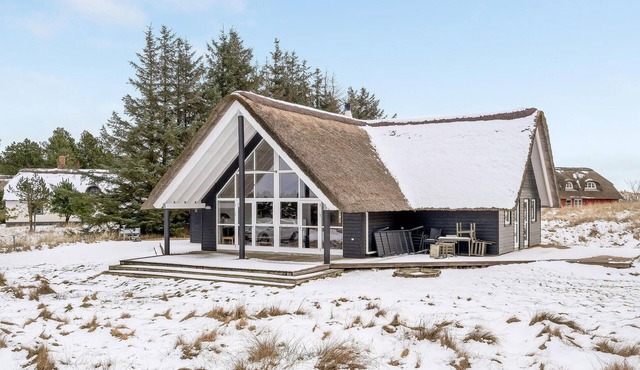 Amazing home in Rømø with kitchen