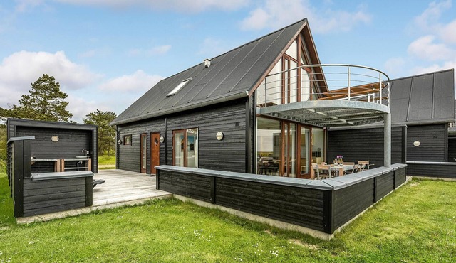 Amazing home in Rømø with sauna