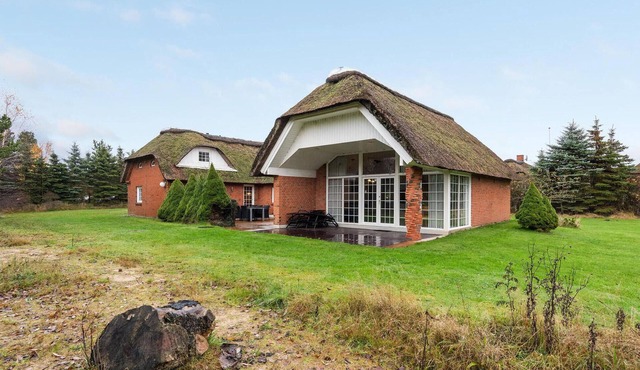 Amazing home in Rømø with sauna