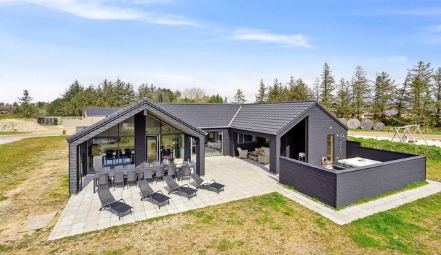Amazing home in Rømø with sauna