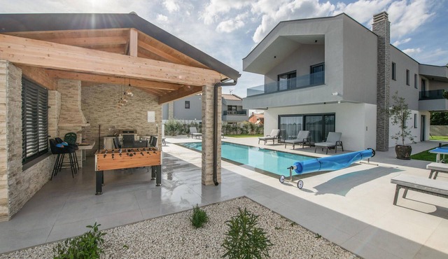 Amazing home in Rebici