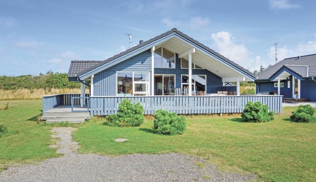 Amazing home in Ringkøbing with kitchen