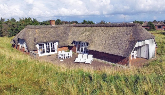 Amazing home in Ringkøbing with sauna