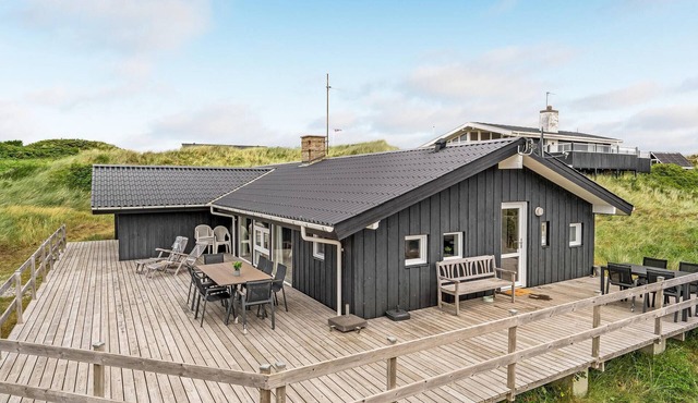 Amazing home in Ringkøbing with sauna