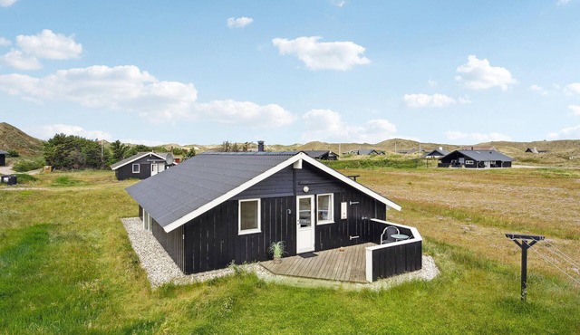 Amazing home in Ringkøbing with sauna