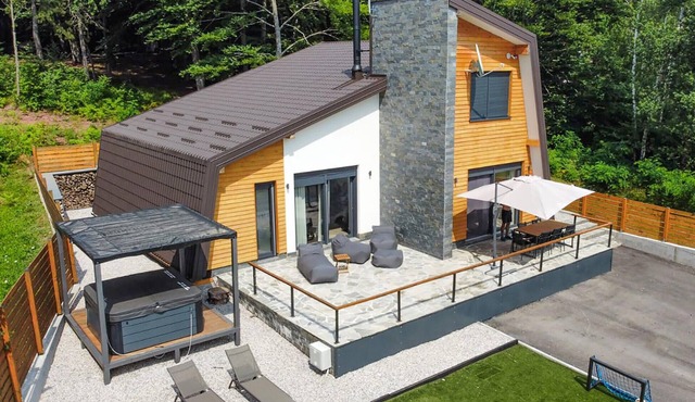 Amazing home in Rizvanusa