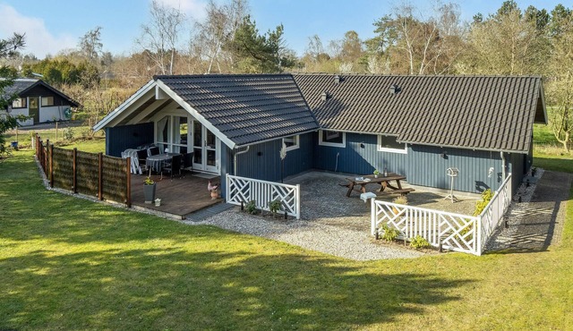 Amazing home in Rødby with WiFi