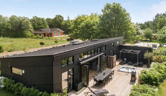 Amazing home in Rødby with sauna