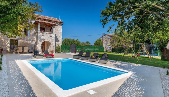 Amazing home in Rojnici