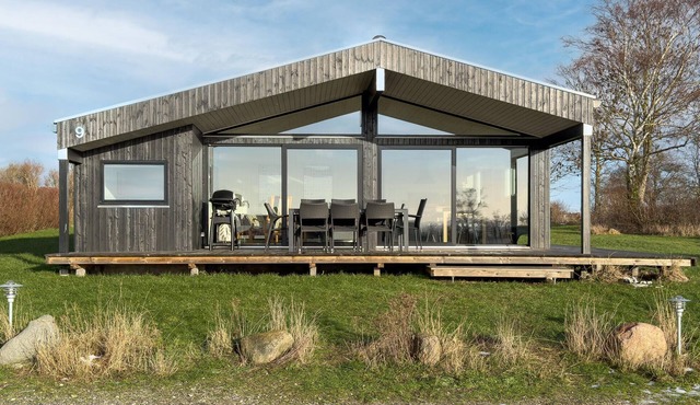 Amazing home in Rønde with house sea view