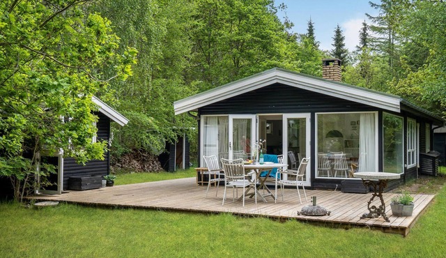 Amazing home in Rørvig with kitchen
