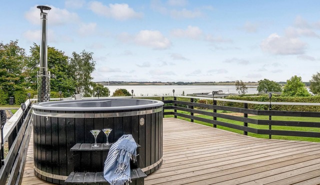 Amazing home in Roslev with WiFi