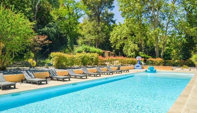 Amazing home in Roujan with outdoor swimming pool