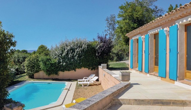 Amazing home in Roussillon with WiFi
