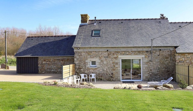 Amazing home in Runan with WiFi