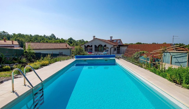 Amazing home in Ruzici
