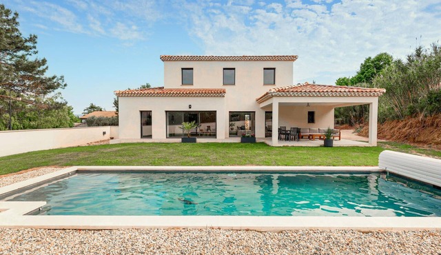 Amazing home in Sablet