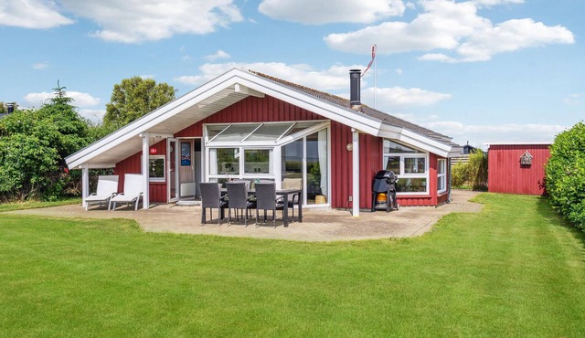 Amazing home in Sæby with sauna