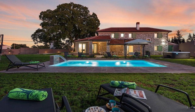 Amazing home in Sajini