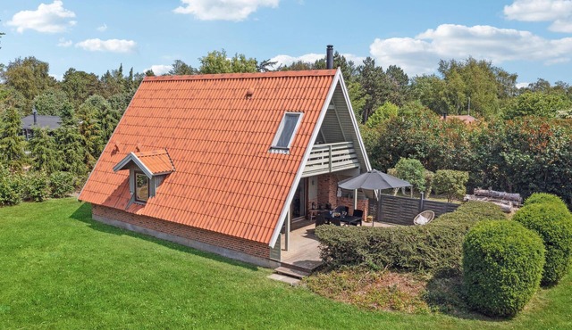 Amazing home in Samsø with kitchen
