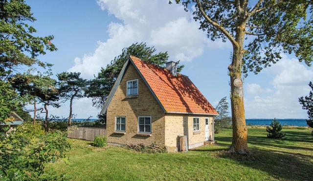 Amazing home in Samsø with kitchen
