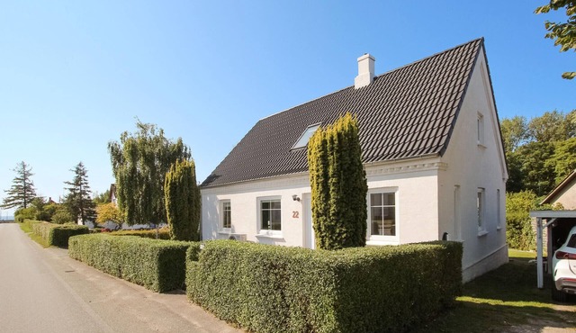 Amazing home in Samsø with kitchen