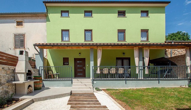 Amazing home in Sikici with WiFi