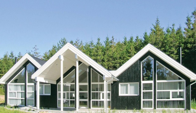 Amazing home in Sindal with sauna