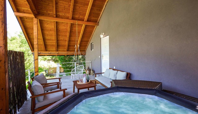 Amazing home in Sisinec with WiFi