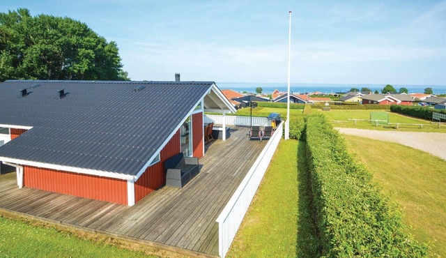 Amazing home in Sjølund with WiFi