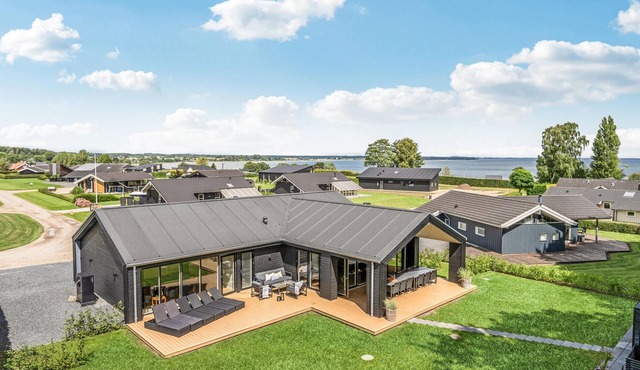 Amazing home in Sjølund with sauna