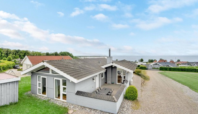 Amazing home in Sjølund with kitchen