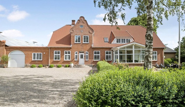 Amazing home in Skærbæk with kitchen