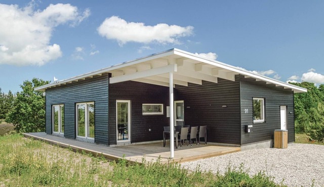 Amazing home in Skals with WiFi