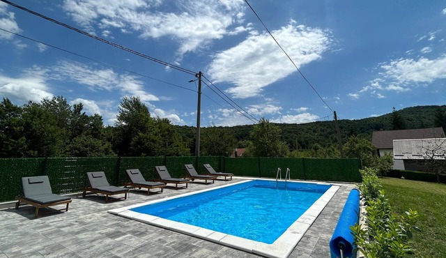 Amazing home in Smoljanac
