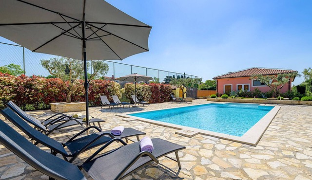 Amazing home in Smoljanci