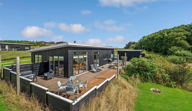 Amazing home in Spøttrup with WiFi