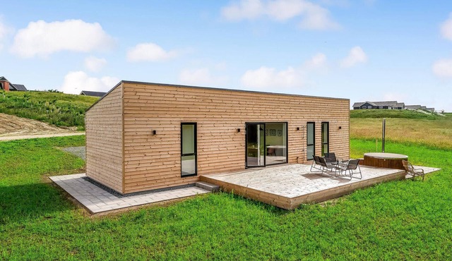 Amazing home in Spøttrup with WiFi